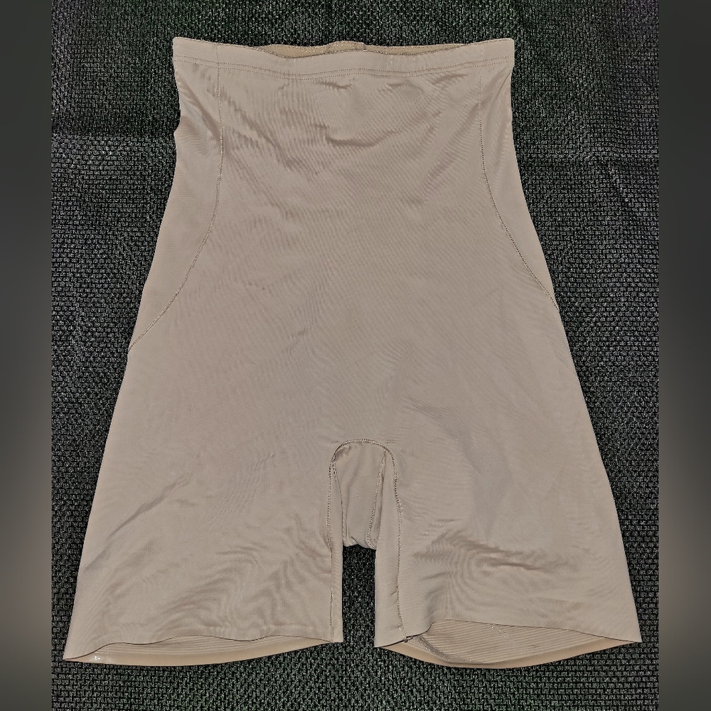 Seamless Tan Shapewear Shorts